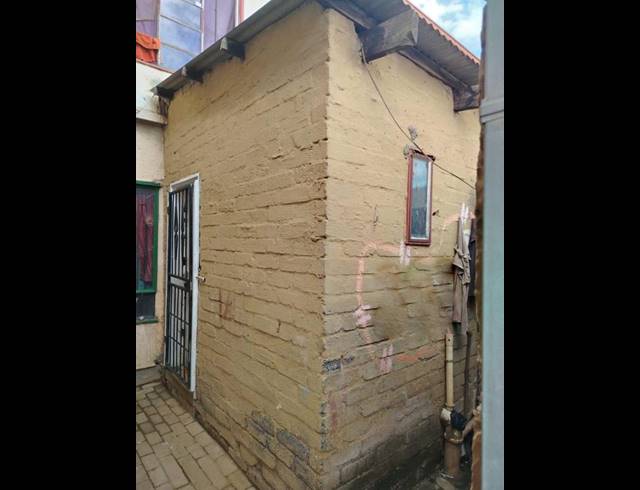 1 BEDROOM HOUSE FOR SALE IN SOL PLAATJIE